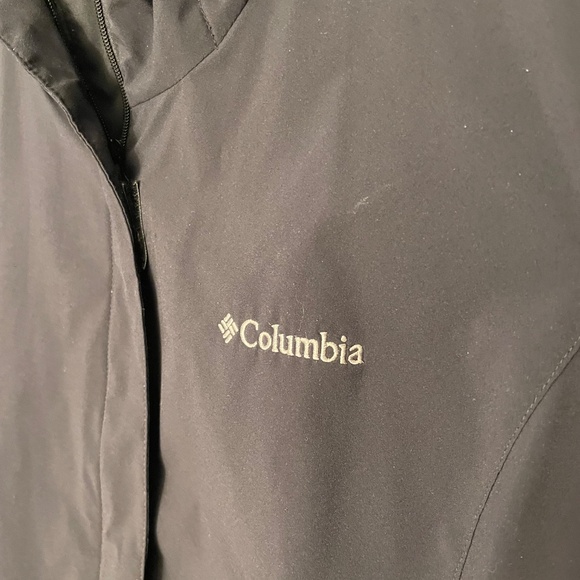 Columbia Windbreaker Jacket - Black with Hood and Velcro Closures - Picture 4 of 15